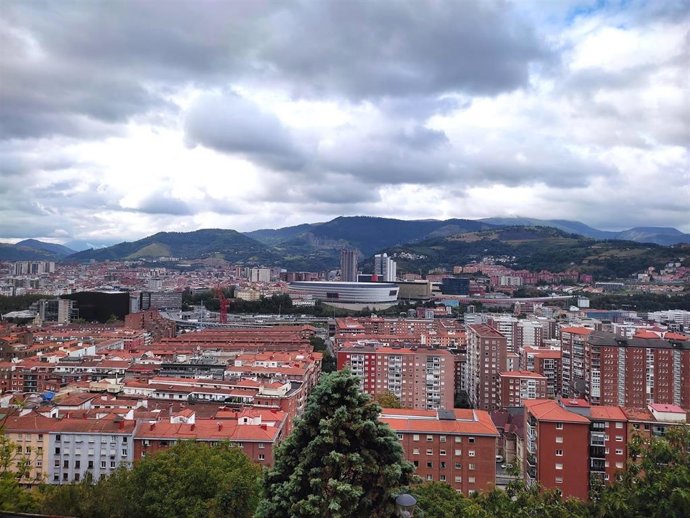 Archivo - Bilbao, nuboso, nubes