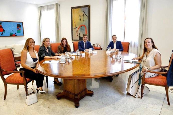 Prohens recibe a representantes de Trasmed y Grimaldi Lines.