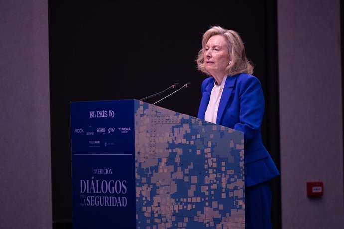 La secretaria de Estado de Defensa, María Amparo Valcarce, interviene durante la III edición de 'Diálogos para la Seguridad', en el Centro Superior de Estudios de la Defensa Nacional (CESEDEN)