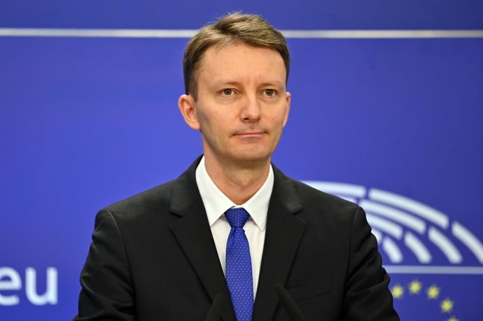 Archivo - November 10, 2022, Brüssel, Brüssel-Hauptstadt, Belgien: Siegfried Muresan bei einer Pressekonferenz zum REPowerEU-Kapitel in Aufbau- und Resilienzplänen im Europäischen Parlament. Brüssel, 10.11.2022