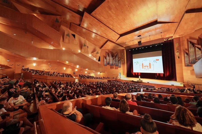 Archivo - Actividad de Naukas Bilbao en una edición anterior.