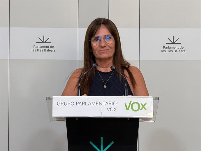 La portavoz de Vox en el Parlament, Manuela Cañadas.