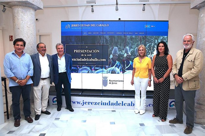 La alcaldesa de Jerez de la Frontera (Cádiz), María José García-Pelayo, ha presentado este viernes la nueva web 'Jerez Ciudad del Caballo'.