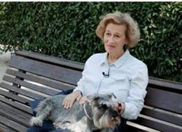 Julia Navarro y Lucas, el perro que rescató a su dueño, galardonados en los X Premios Bienestar Animal de COLVEMA.