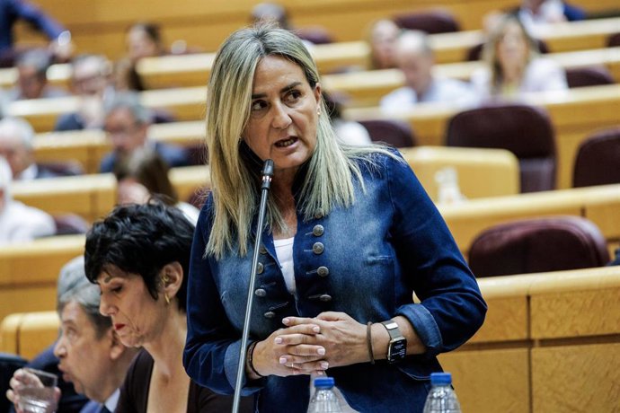 La ministra de Educación, Formación Profesional y Deportes, Milagros Tolón, 