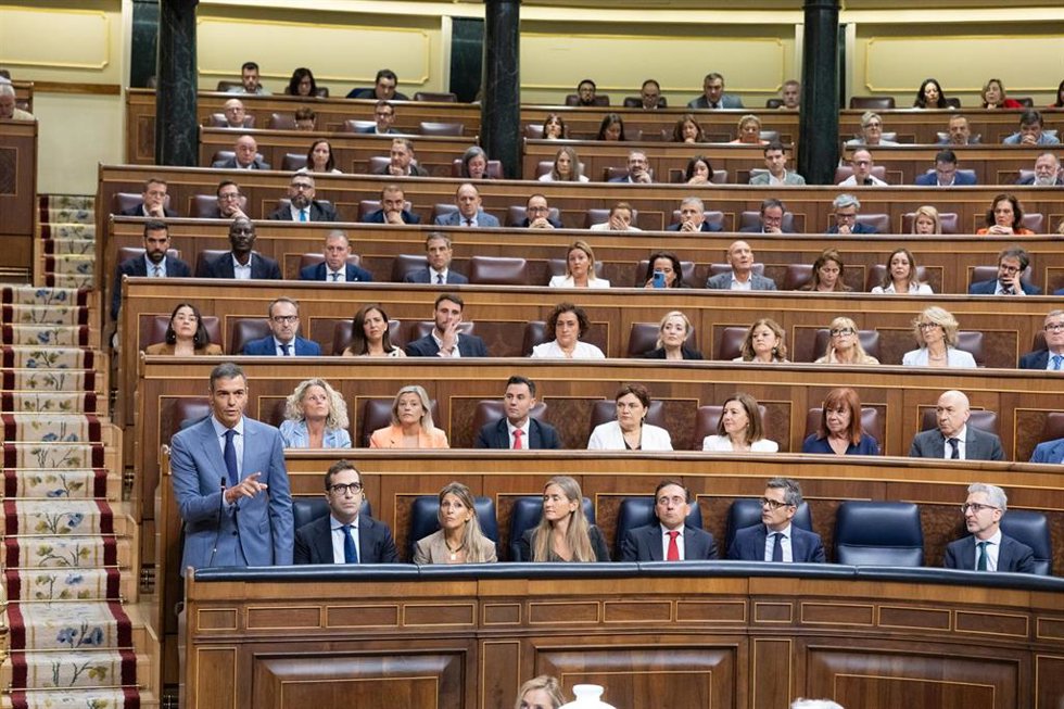 El presidente del Gobierno, Pedro Sánchez, interviene durante una sesión de control al Gobierno, en el Congreso de los Diputados, a 16 de septiembre de 2026, en Madrid (España). 