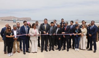 MOP inaugura renovación de 1,3 kilómetros del borde costero de playa Chinchorro de Arica con inversión que supera los $4 mil millones    Foto: MOP