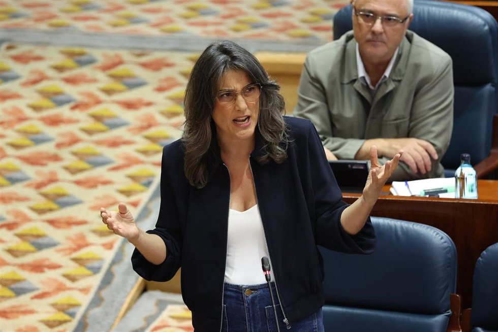 La portavoz de Más Madrid en la Asamblea de Madrid, Manuela Bergerot, durante un pleno en la Asamblea de Madrid, a 17 de septiembre de 2026, en Madrid (España). El Gobierno de Ayuso se enfrenta hoy a las preguntas de la oposición sobre la reciente polémic
