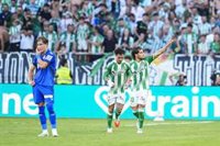 El Betis alarga su buen momento a costa de un feo Getafe y el Villarreal reacciona en Málaga