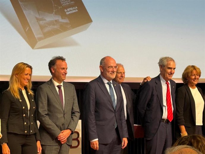 El conseller de Unión Europea y Acción Exterior de la Generalitat, Jaume Duch, en la presentación del Anuario Internacional del Cidob 2026