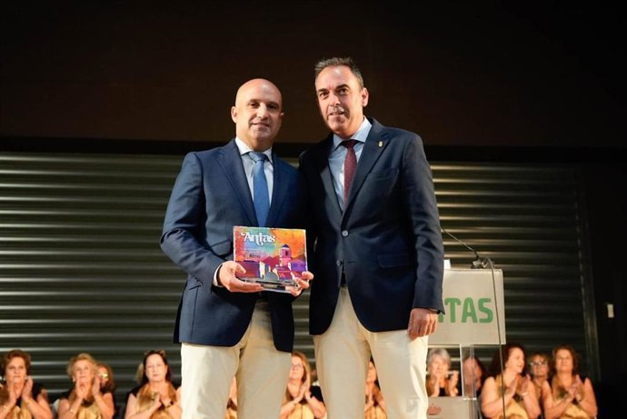 El presidente de la Diputación de Almería, José Antonio García Alcaina, en el estreno del nuevo Espacio Escénico de Uso Polivalente.