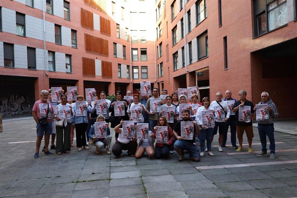 Vecinos de 'Los Ochos' de Erandio (Bizkaia)