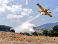 Controlado el incendio declarado en Las Pantallas, en Algeciras (Cádiz), cinco horas después de su inicio