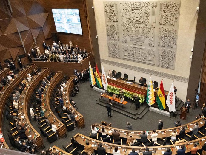Archivo - El presidente de Bolivia, Rodrigo Paz, ante la Asamblea Legislativa Plurinacional de Bolivia en el juramento de su cargo