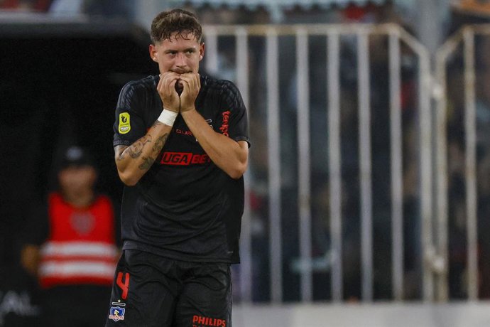 Futbol, Colo Colo vs Huachipato. Fecha 3, Copa de la Liga 2026. El jugador de Colo Colo Joaquin Sosa se lamenta tras desperdiciar una ocasion de gol contra Huachipato durante el partido de la Copa de la Liga disputado en el estadio Monumental de