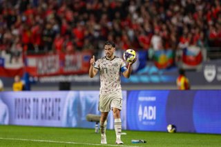 Archivo - Chile.- En España resaltan el "gesto de capitán" de Gabriel Suazo en Sevilla