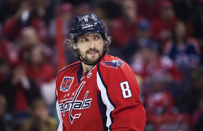 20 de janeiro de 2015 - Washington, EUA - 150120 Alexander Ovechkin, do Washington, durante a partida de hóquei no gelo da NHL entre o Washington Capitals e o Edmonton Oilers, em 20 de janeiro de 2015, em Washington.Foto: Joel Marklund / BILDBYRÂ?N / códi