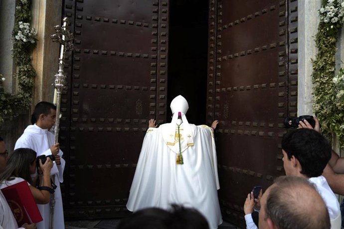 La Catedral abre su Puerta Santa para celebrar un Año Jubilar.
