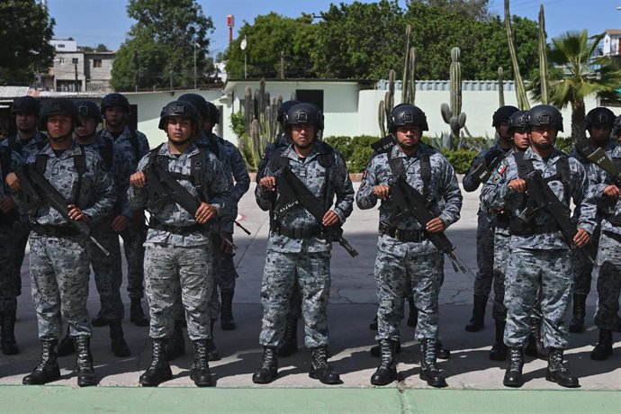 Archivo - Fuerzas mexicanas en la frontera en Tijuana. 