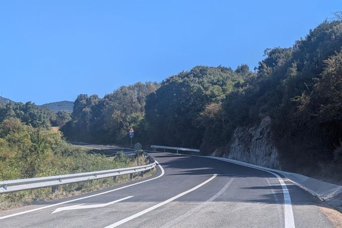 Estado actual de la vía tras las obras en la carretera local NA-7453 en Igúzquiza.