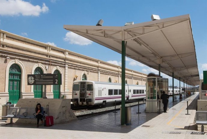 Archivo - Renfe restablece los servicios de Ancho Métrico, Media Distancia y de Proximidad con origen y destino Cartagena