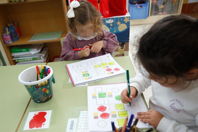 Archivo - Niñas de infantil.