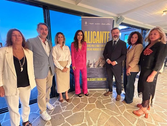 Promocionan Alicante en Cascais (Portugal) como "destino turístico y de grandes eventos náuticos"