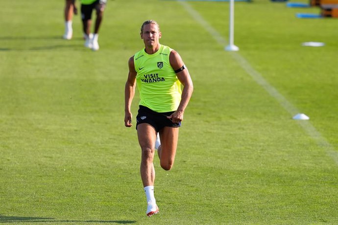 Archivo - Marcos Llorente during the training day of Atletico de Madrid at Ciudad Deportiva Wanda Atletico de Madrid on August 12, 2026, in Majadahonda, Madrid, Spain.