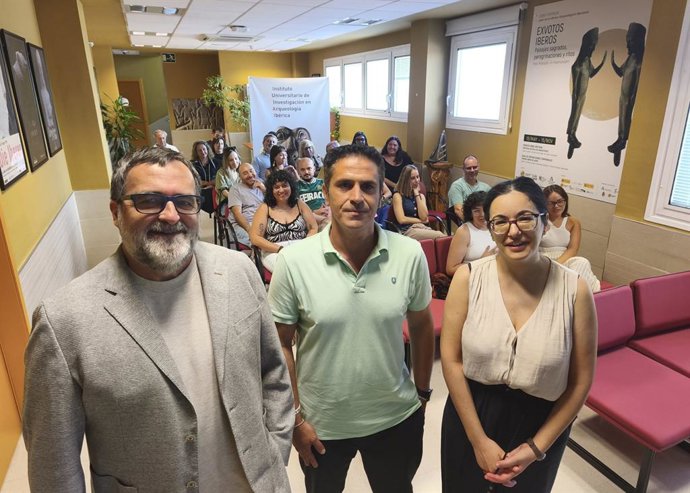 De izquierda a derecha, Juan Pedro Bellón, Manuel La Torre e Isabel Moreno