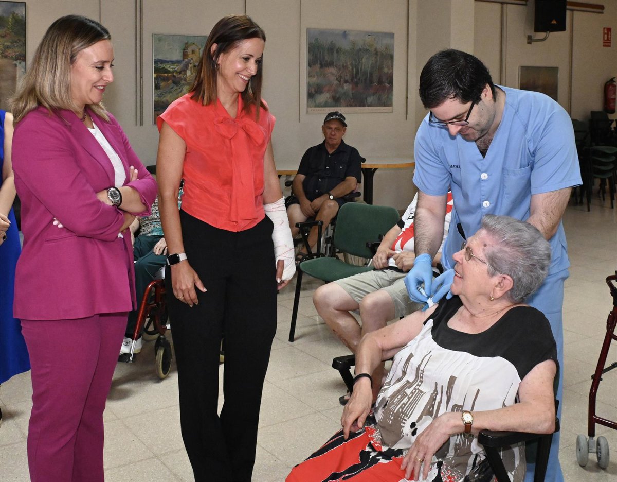 Comienza la vacunación frente a la gripe y Covid-19 en usuarios de residencias para mayores y personas con discapacidad
