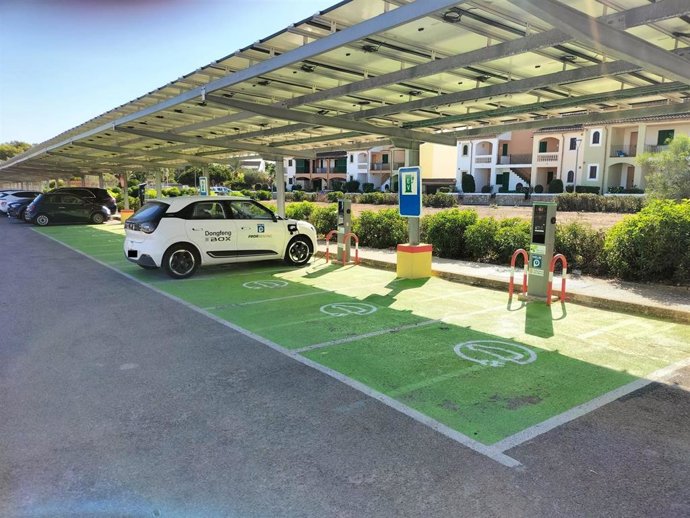 Plazas de recarga de vehículos en Campos