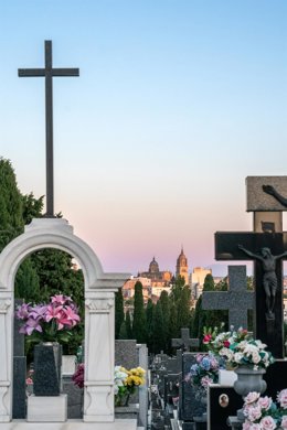 Archivo - Cementerio San Carlos Borremeo personajes ilustres