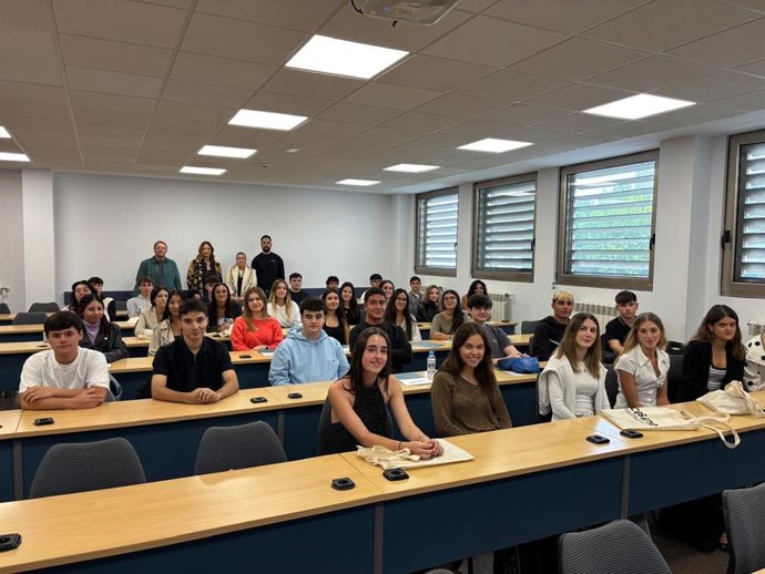 Un centenar de alumnos de primer curso comienzan su etapa universitaria en CESINE