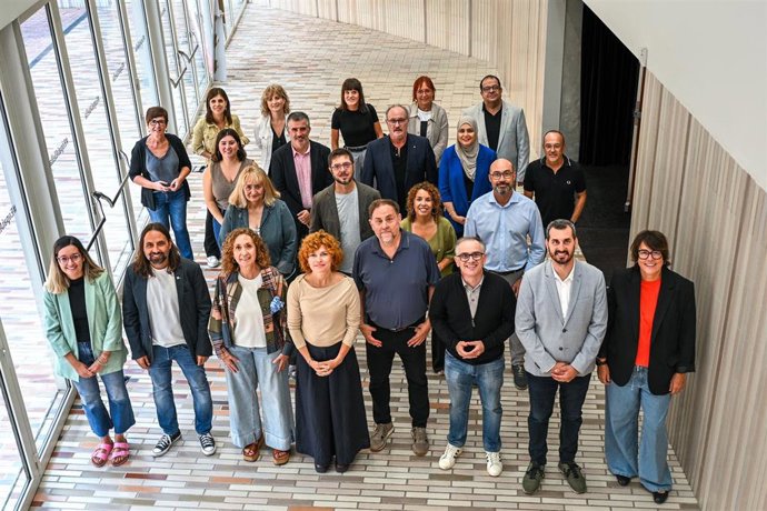 La dirección y el grupo parlamentario de ERC en Alella (Barcelona), en donde el partido ha llevado a cabo una jornada de trabajo este viernes