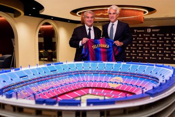 El presidente del FC Barcelona, Joan Laporta, y el presidente de Telefónica España, Borja Ochoa
