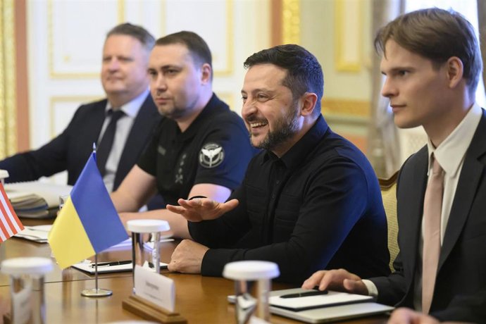 El presidente ruso, Volodimir Zelenski, durante una reunión con enviados de EEUU.