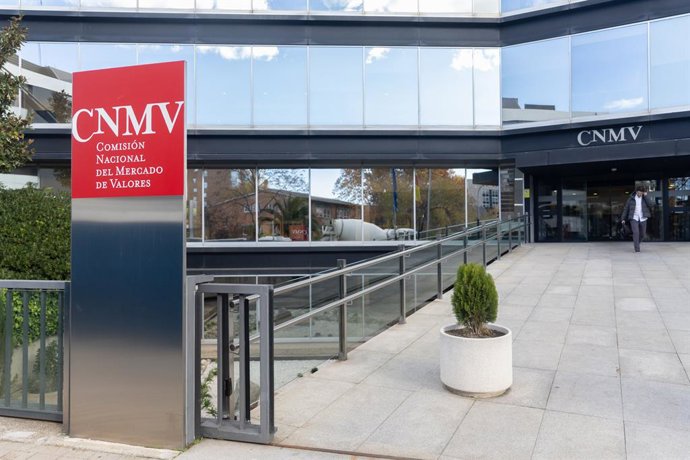 Archivo - Exterior de la sede de la Comisión Nacional del Mercado de Valores (CNMV), a 20 de noviembre de 2025, en Madrid (España). 