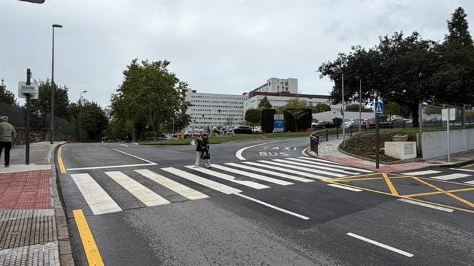 Movilidad habilita tres pasos de peatones inteligentes para mejorar la seguridad vial en puntos con tráfico intenso de Avilés