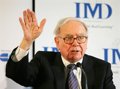 Warren Buffett se retira a la presidencia emérita de Berkshire Hathaway y da paso a su hijo Howard Buffett
