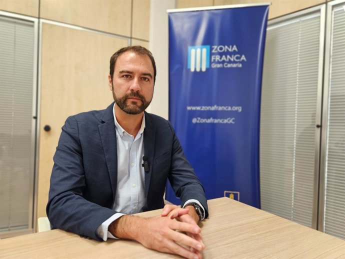 El delegado especial del Estado de la Zona Franca de Gran Canaria, Gabriel Corujo, en las oficinas de la institución en Las Palmas de Gran Canaria.