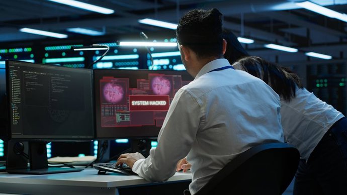 Ciberataque en un entorno empresarial.