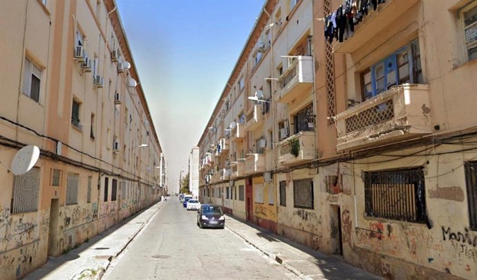 Archivo - Arxiu - Imatge de les Casetes Roses de València, en el barri de la Malva-rosa.