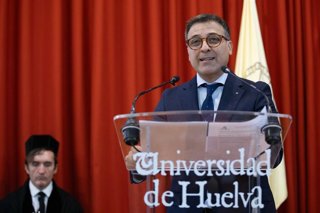 El viceconsejero de Universidad, Industria, Energía e Innovación, Cristóbal Sánchez, en el acto de apertura del curso en la Universidad de Huelva.