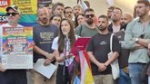 Foto: Organizaciones LGTBI+ reclaman ante la embajada de Turquía en Madrid la liberación de detenidos en redadas policiales