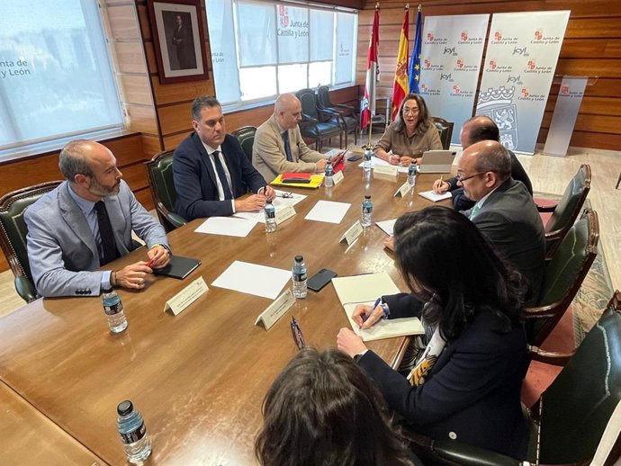 González Corral en la reunión con las compañías de distribución.