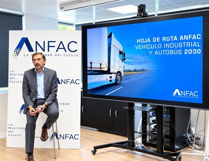 Anfac reclama un plan de ayudas para acelerar la descarbonización y renovar un parque de más de 15 años