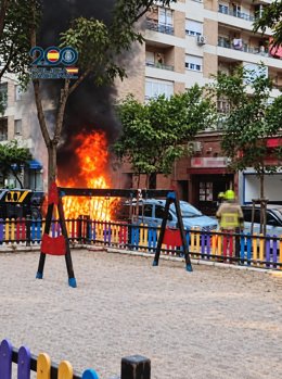 Uno de los incendios declarados en contenedores de Zaragoza.