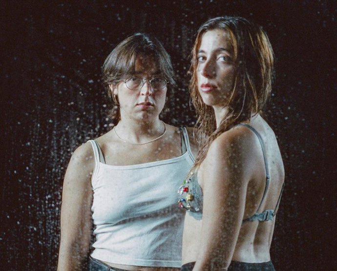 Las hermanas Teresa y Marina Iñesta conforman el dúo musical Repion