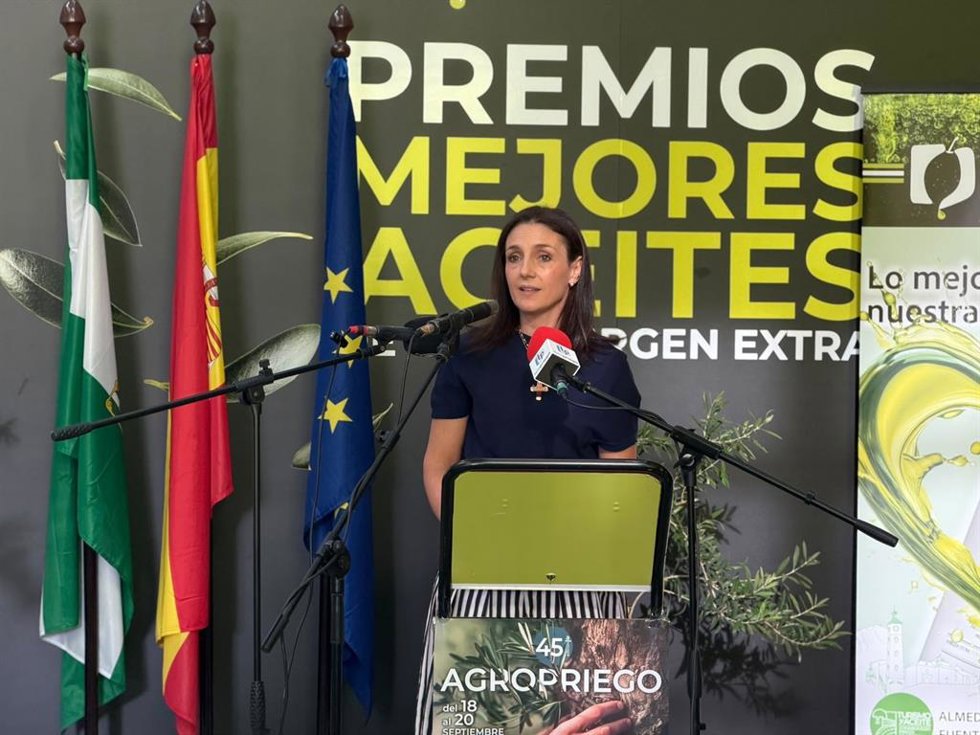 La delegada de Presidencia, Gobierno Interior y Vivienda de la Diputación de Córdoba, Marta Siles, interviene en la inauguración de Agropriego.