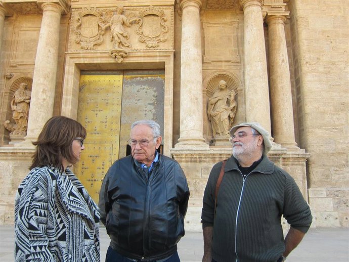 Archivo - Joan Busquets, en el centro, en San Miguel de los Reyes